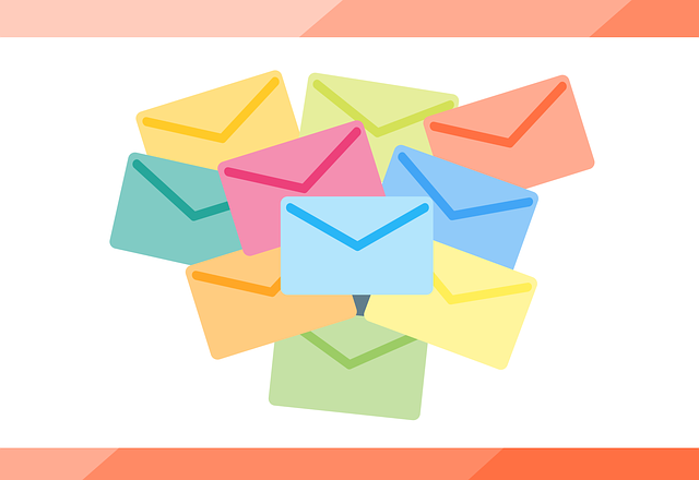 An image contrasting a stack of envelopes symbolizing traditional marketing, with a laptop displaying an inbox overflowing with emails symbolizing email marketing